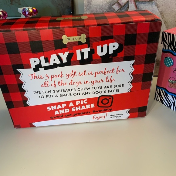 Plaid Dog Toy Set with Squeakers NIB - Picture 3 of 3